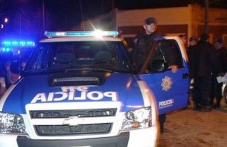 Imagen de Motoquero asaltó a un remisero chocó y se mató en la fuga