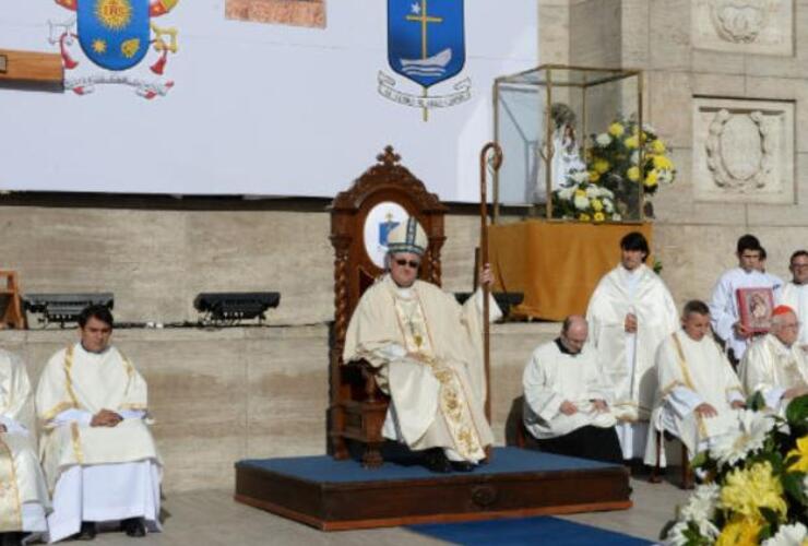 Imagen de "Me alienta saber que la nueva misión pastoral en Rosario tenga como norte al Papa Francisco"