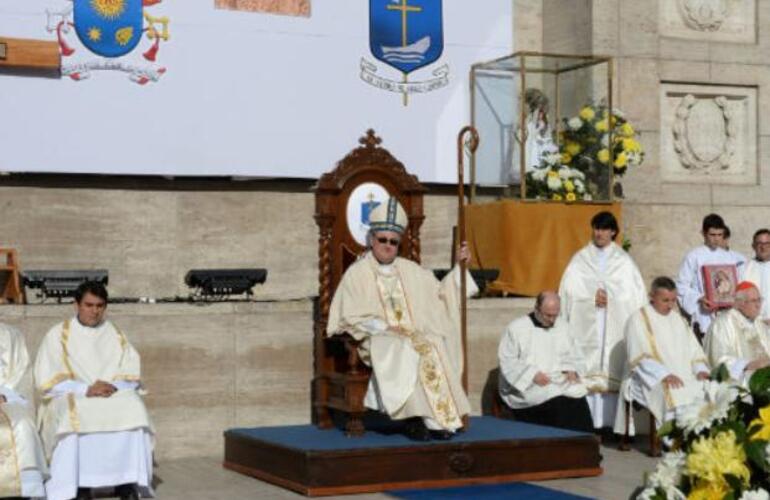 Imagen de "Me alienta saber que la nueva misión pastoral en Rosario tenga como norte al Papa Francisco"
