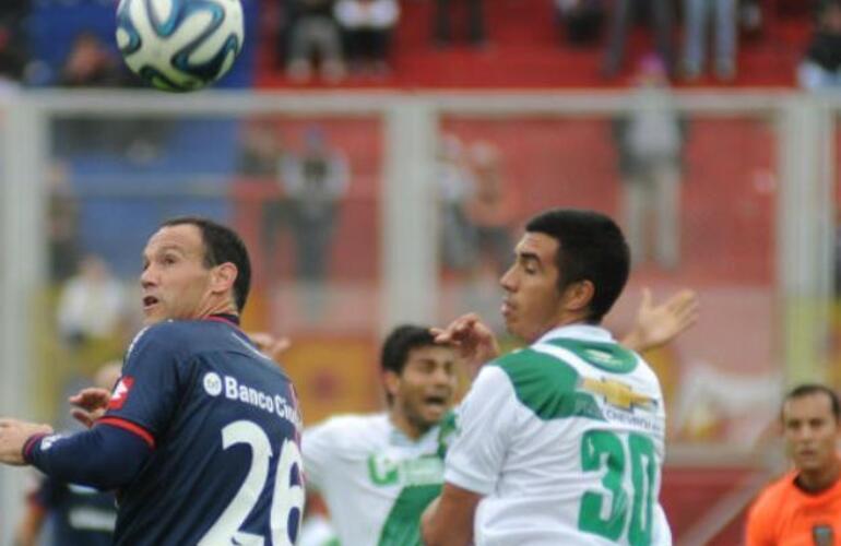 El Taladro metió en el medio y se terminó llevando el partido.