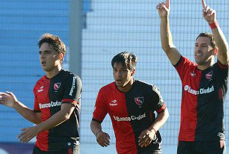 El festejo del gol de Maximiliano Rodríguez