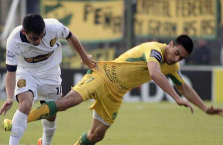 El Tony Medina luchando ante un rival, una postal que se repitió