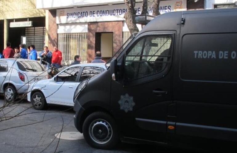 El 1º de julio, la Tropa de Operaciones Especiales realizaron un allanamiento en la sede de Sarmiento al 1000. Foto: A. Celoria. La Capital