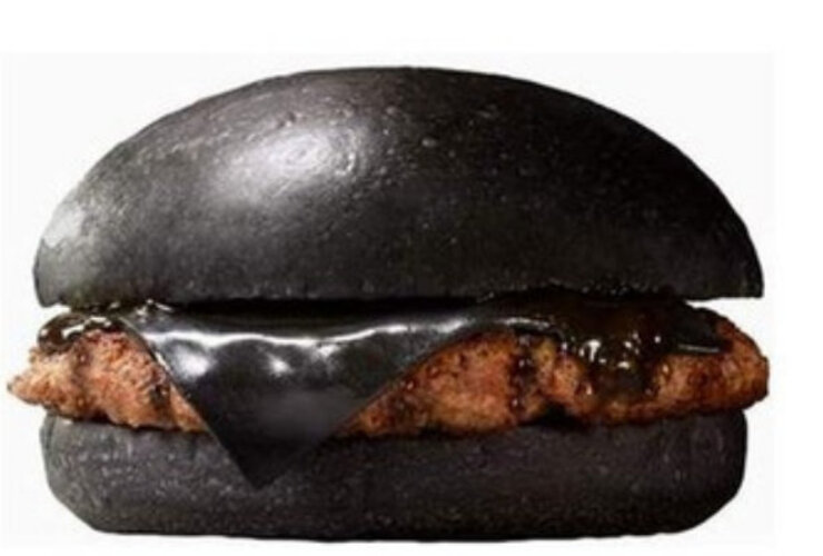 Imagen de Crean la hamburguesa completamente negra en Japón