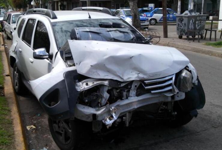 Entre Ríos y Ayolas. La Renault Duster que desencadenó el trágico accidente. Foto: Angel Amaya. La Capital