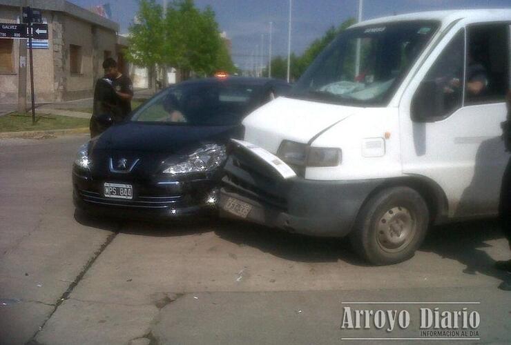 Imagen de Accidente entre dos vehículos