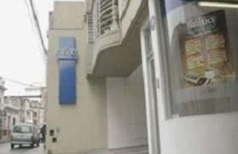 Imagen de Dos delincuentes armados asaltaron una helader&iacute;a y se llevaron la recaudaci&oacute;n