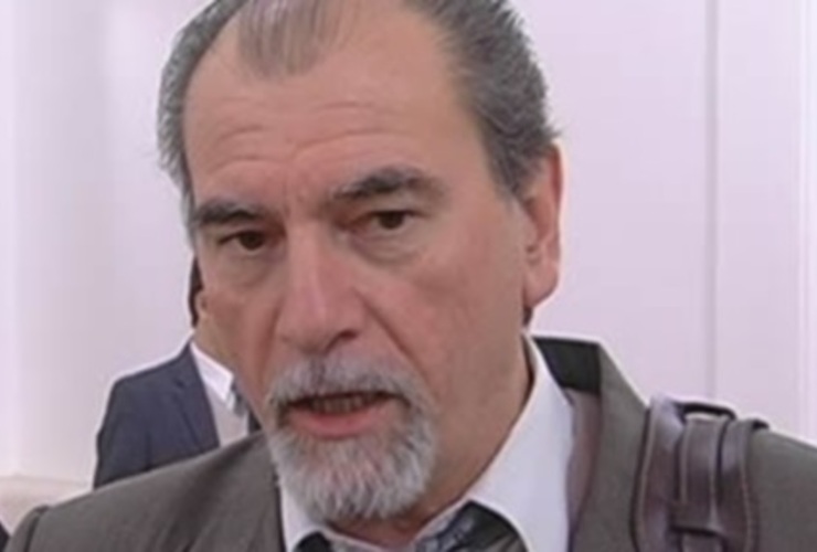 Bertero les comunicó la decisión a sus colaboradores esta mañana. Bertero les comunicó la decisión a sus colaboradores esta mañana.