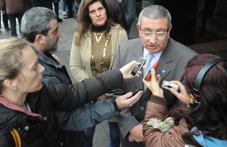 El juez Juan Carlos Vienna y su secretaria Mariana Mart&iacute;nez fueron denunciados por extorsi&oacute;n por un polic&iacute;a procesado en la causa Los Monos.