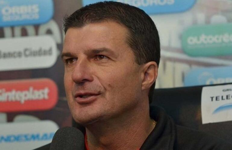 Imagen de Gustavo Raggio renunci&oacute; como DT de Newells