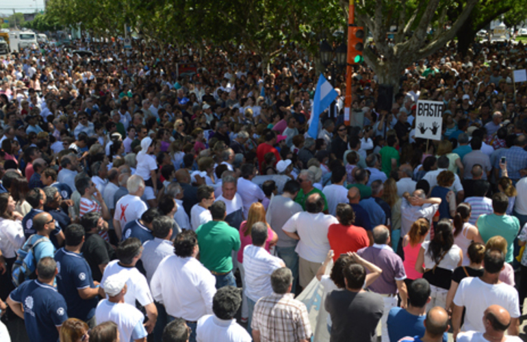 Masiva movilizaci&oacute;n, Villa reclam&oacute; por seguridad y justicia