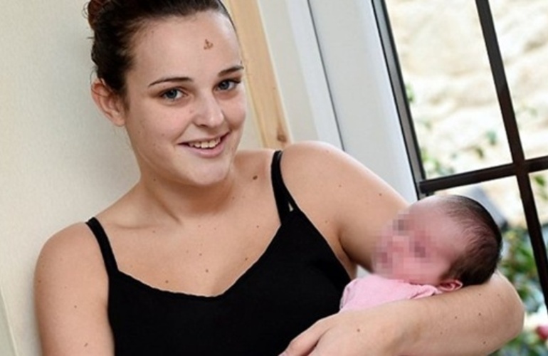 Imagen de Adolescente da a luz en el baño de su casa sin saber que estaba embarazada
