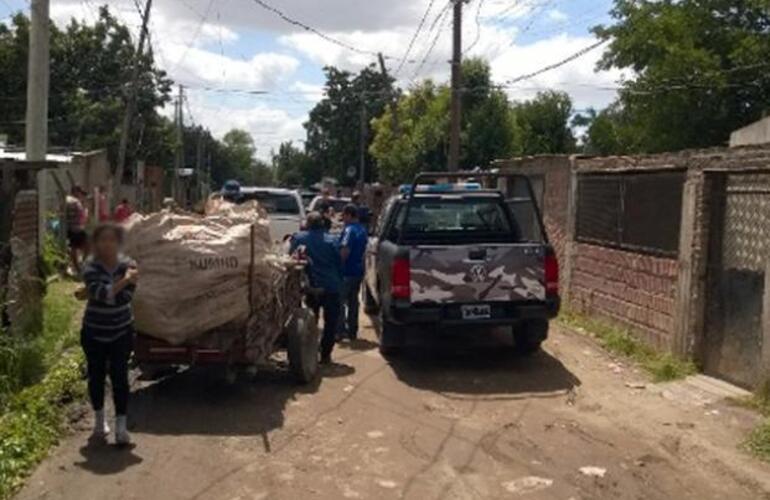 Felipe Moré y Centeno. La policía trabaja en uno los domicilios allanados esta mañana. Foto @BelénBertero