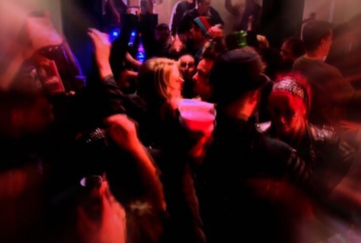 Imagen de Demoraron a 63 chicos en una fiesta convocada por Facebook Imagen de Demoraron a 63 chicos en una fiesta convocada por Facebook