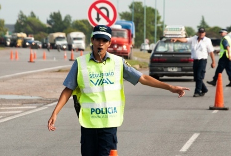 Imagen de La Agencia Provincial de Seguridad Vial reforzó los controles y concientización vial en rutas para prevenir siniestros durante el pasado fin de semana largo