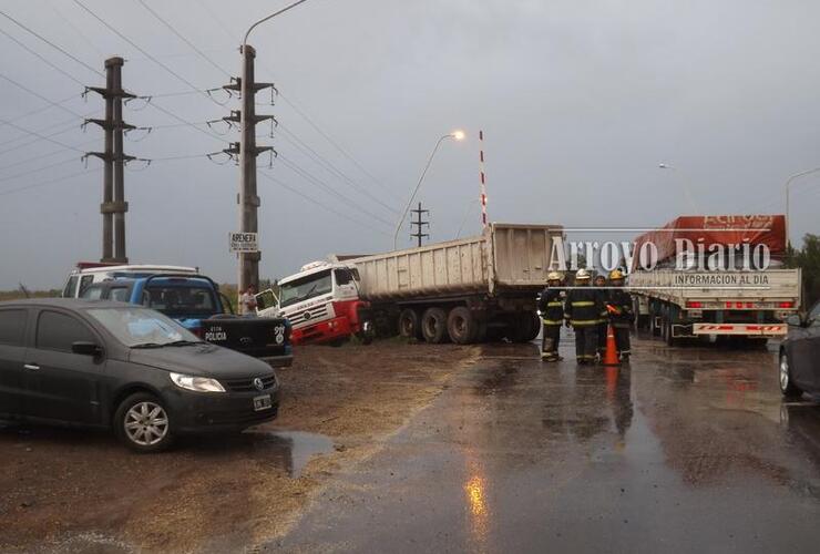 Imagen de Tras una mala maniobra terminó en la cuneta