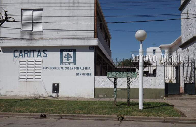 C&aacute;ritas Parroquial est&aacute; en G&aacute;lvez 881