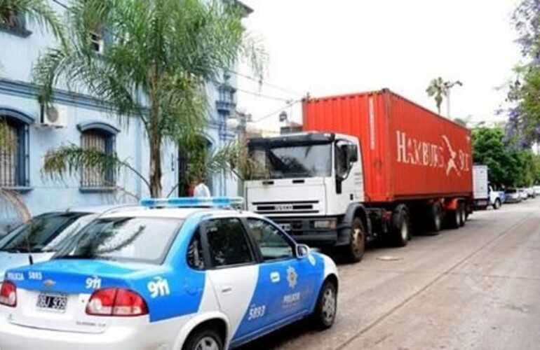 Imagen de Polic&iacute;as detenidos por cami&oacute;n con marihuana