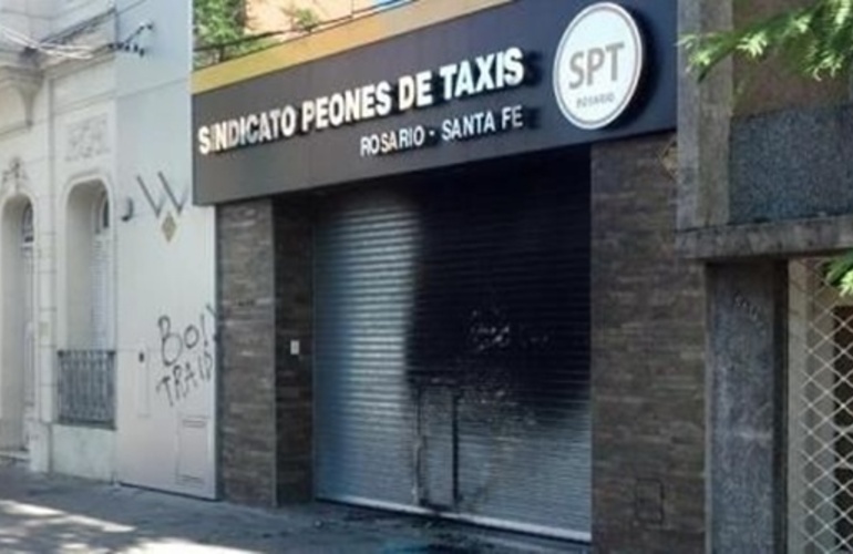 Imagen de Atentado incendiario contra el Sindicato de Peones de Taxis