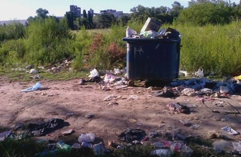 Las im&aacute;genes fueron enviadas por una vecina. Se trata del Barrio Playa Hermosa.