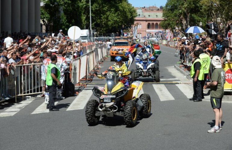 Imagen de El Dakar 2015 tuvo su largada simbólica hacia Plaza de Mayo