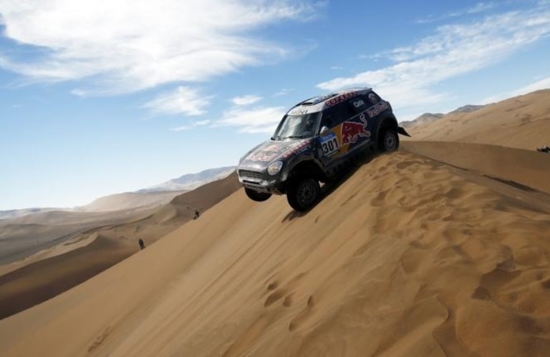 Al Attiyah (MINI) mostró su supremacía en la arena. Foto: EFE