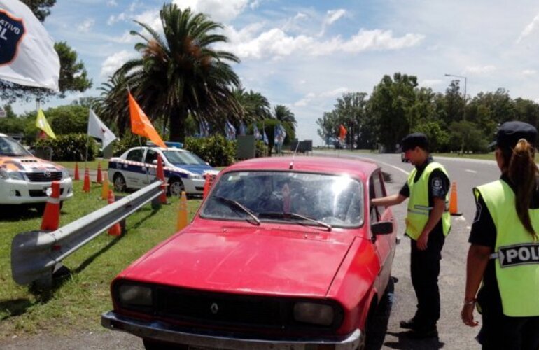 Control vehicular operativo sol. Foto: Minuto Uno