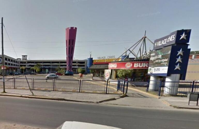 El guardia de seguridad del local de Eva Per&oacute;n al 5800 recibi&oacute; disparos en las piernas.