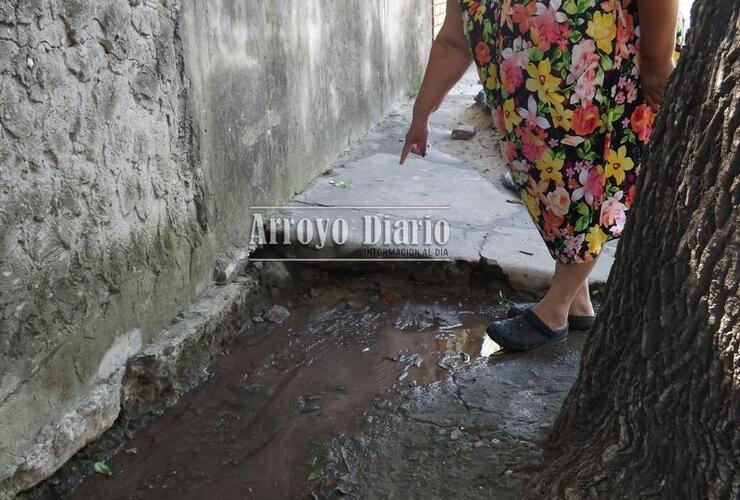 Imagen de Barrio Güemes: reclamo por rotura de caño de agua