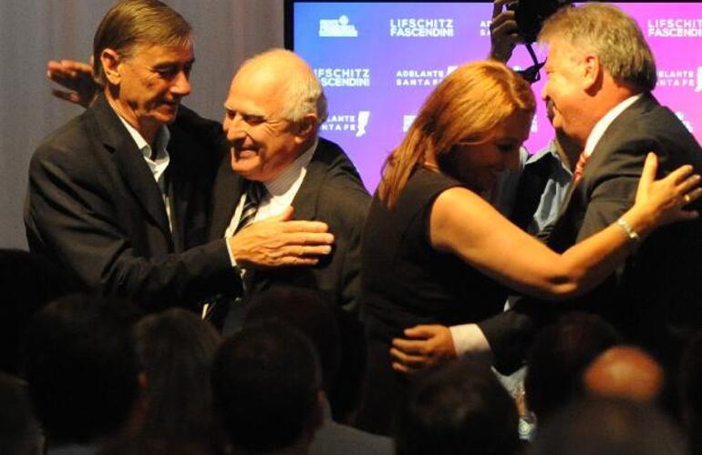 Imagen de Lifschitz lanzó hoy su precandidatura a gobernador de Santa Fe con la bendición de Hermes Binner