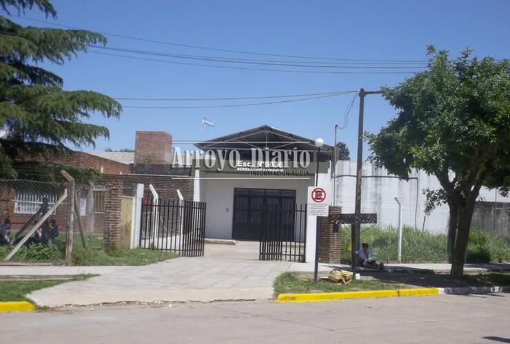 La Escuela Nº 6036 "Bernardino Rivadavia" está ubicada en Juan B. Justo y Juárez Celman