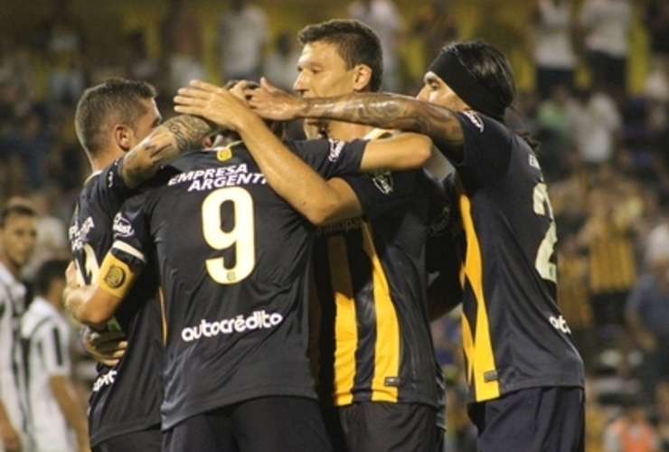 El delantero volvió al Gigante y pagó con goles. Foto: Guillermina Pagano, Ahora Deportes