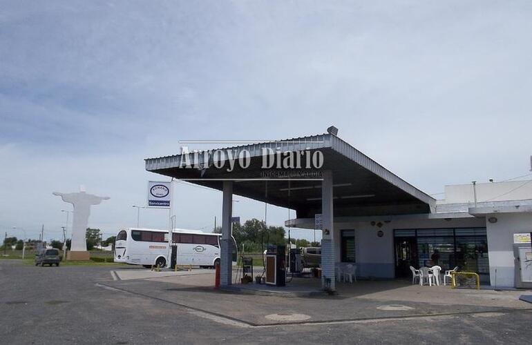 El servicentro est&aacute; ubicado en Independencia y Ruta 21