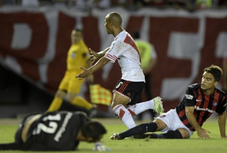 Imagen de River y San Lorenzo definen la Recopa en el Nuevo Gasómetro