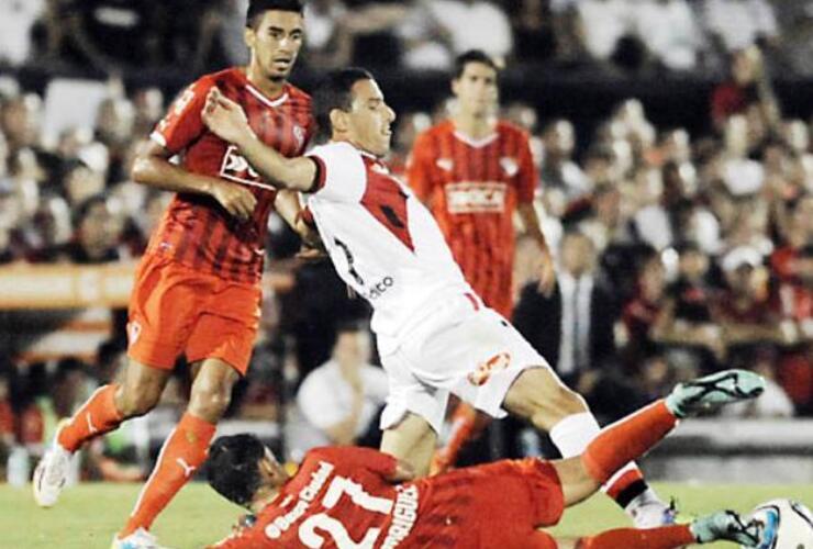 Maxi Rodríguez fue el mejor de Newells. Marcó un gol e intentó siempre.