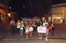 Los manifestantes marcharon por las calles céntricas de Arroyo Seco