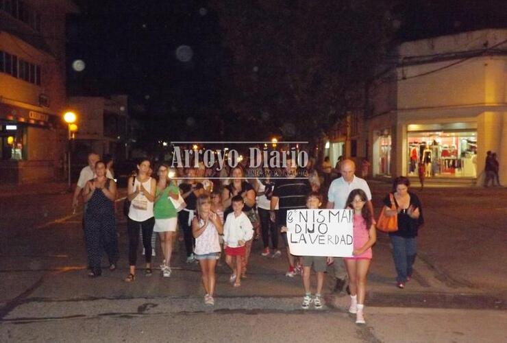 Los manifestantes marcharon por las calles céntricas de Arroyo Seco