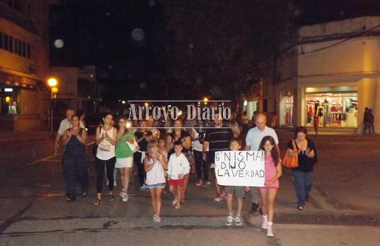 Los manifestantes marcharon por las calles céntricas de Arroyo Seco