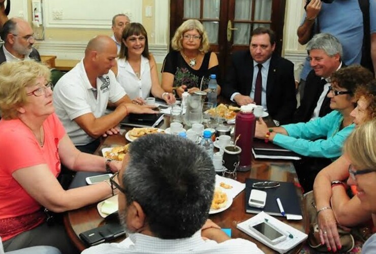 Imagen de El gobierno provincial convocó a reunión paritaria a los docentes