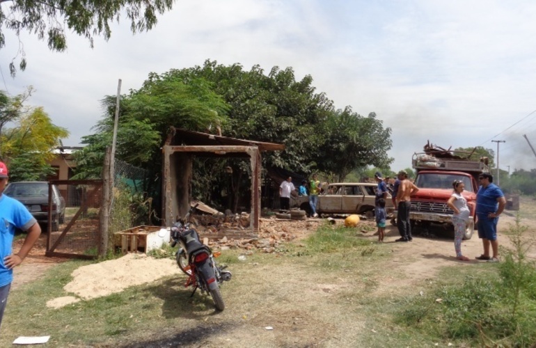 Los vecinos de Nuevo Alberdi mostraron su ira. Foto: Rubén Lescano