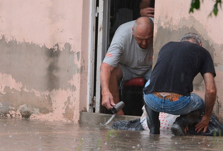 En el norte desagotan calles y casas y sigue habiendo más de 500 evacuados.