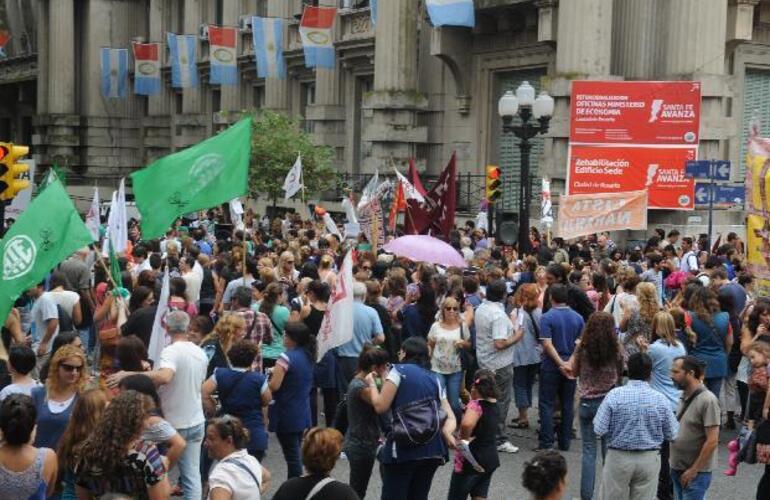 Los docentes rechazaron la oferta salarial. Ya hicieron dos días de paro y harán dos más esta semana. Foto: F. Guillén