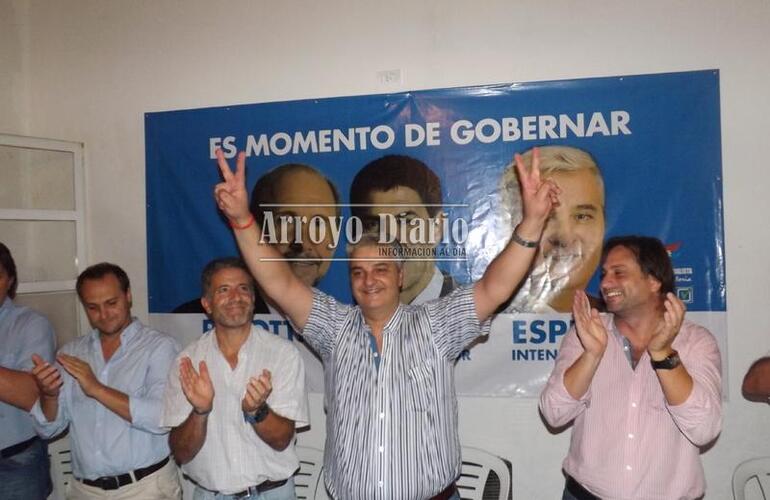 Nizar Esper durante la presentación en la Unidad Básica de Libertad 350