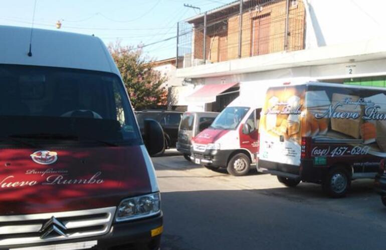 Los delincuentes robaron dinero en efectivo y cheques de una panificadora de Ecuador al 1900. Foto: S. Suárez Meccia Los delincuentes robaron dinero en efectivo y cheques de una panificadora de Ecuador al 1900. Foto: S. Suárez Meccia