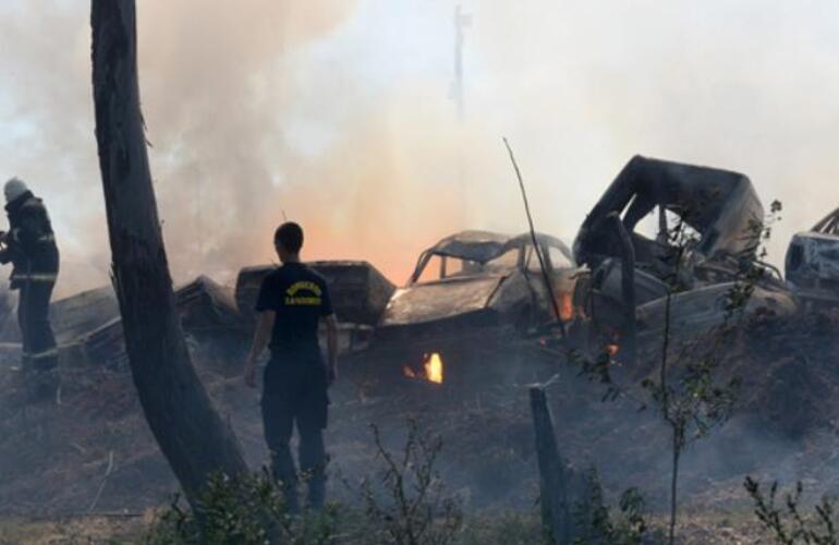 El fuego fue atacado desde afuera del predio por los Bomberos Zapadores. Foto: Silvina Salinas