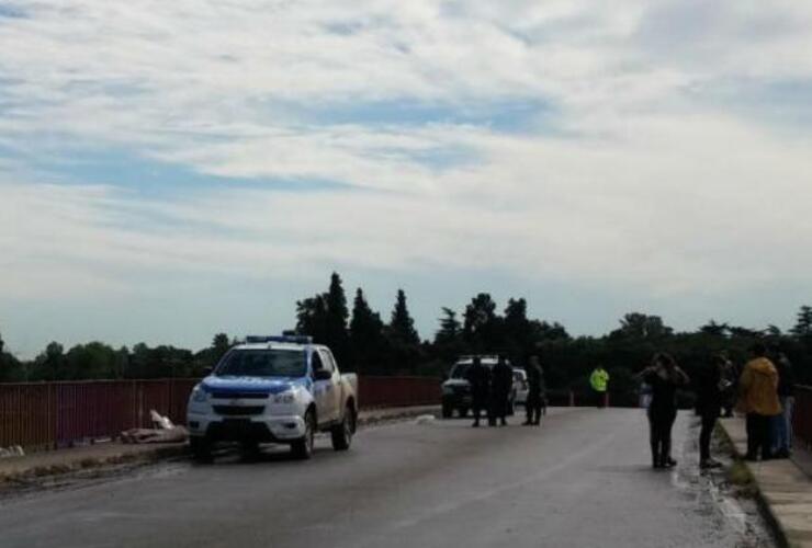 El conductor chocó, mató y huyó de la escena. Foto: La Capital El conductor chocó, mató y huyó de la escena. Foto: La Capital