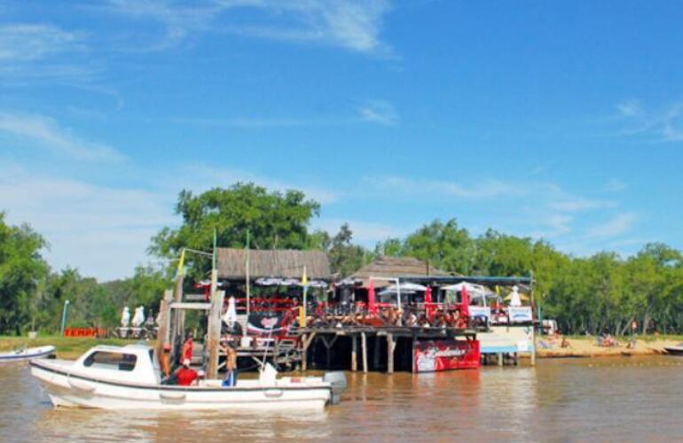 El robo ocurri&oacute; en la isla ubicada frente a Granadero Baigorria, utilizada durante todo el a&ntilde;o como lugar de recreaci&oacute;n y esparcimiento.