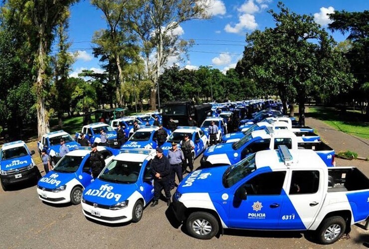 Entregaron drones, un camión hidrante y móviles para la Policía