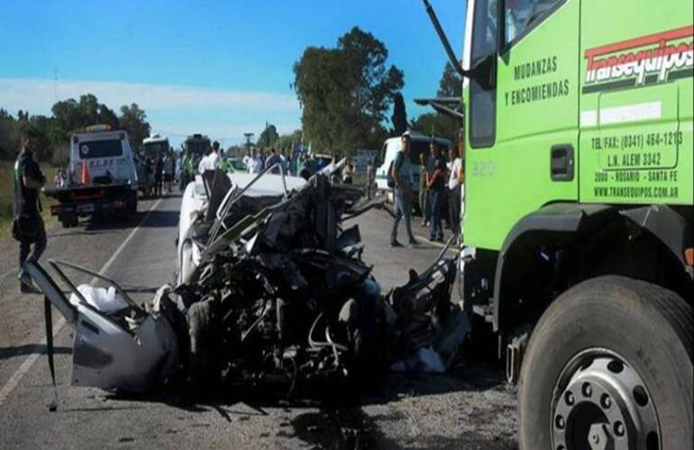 Una familia murió por un accidente en Santa Fe.