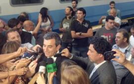 El ministro del Interior y Transporte estuvo en la partida del tren rumbo a Rosario.